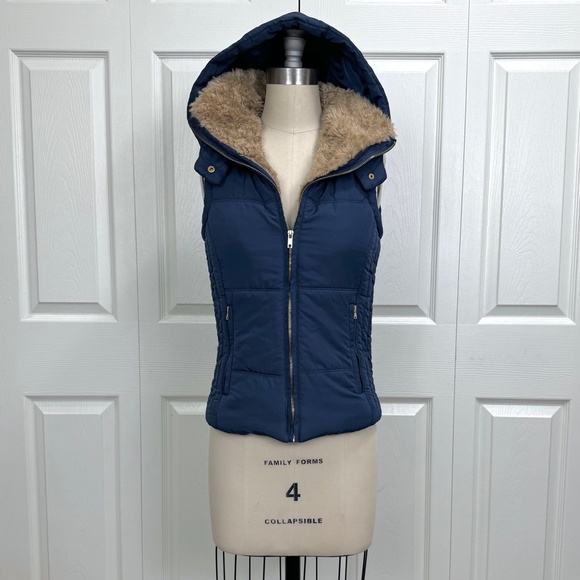 Women’s Vest - Hooded Poofy Faux Fur Collar Zip Up Vest - Retro Vintage Inspired - Picture 7 of 15
